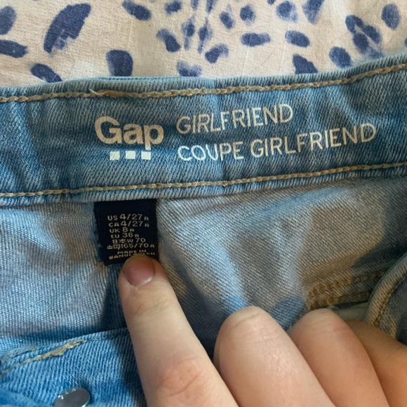 Gap women’s distressed jeans size 4 - Picture 3 of 3